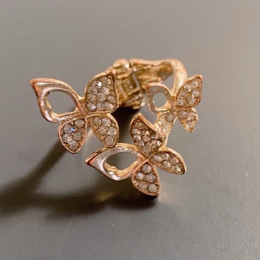 Beautiful Gold Colored Butterfly Ring 🦋